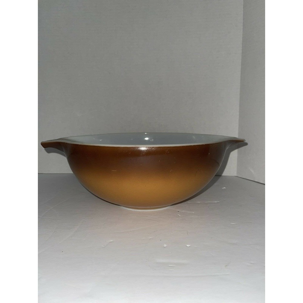 Vintage Pyrex Glass Pouring/ Mixing Bowl Woodland Brown Tan/Beige White